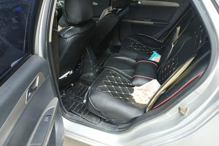 Used Dongfeng Aeolus S30 2011 1.6L Automatic Zunya Model
