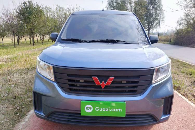 Used Wuling Hongguang PLUS 2020 1.5L Manual Standard Edition 5 Seats
