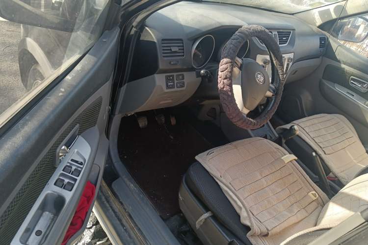 Used FAW Senya S80 2013 1.5L Manual 5-Seat Urban Fashion Edition