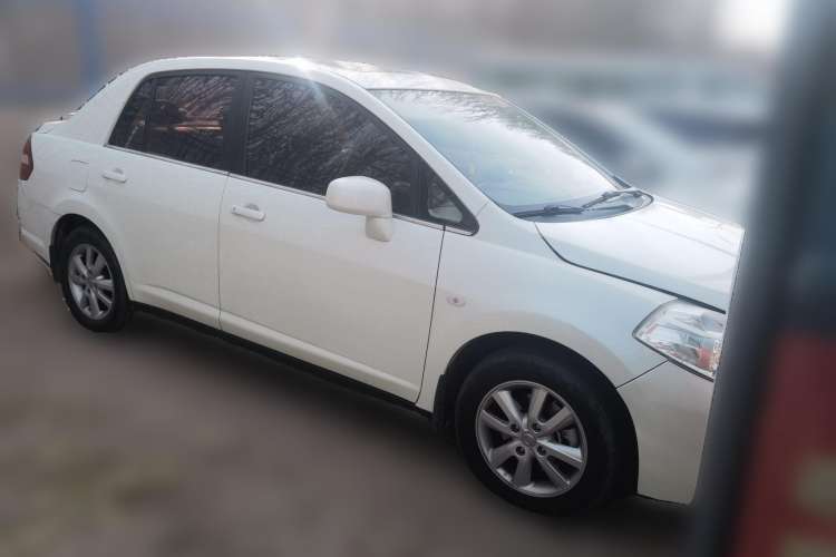 Used Nissan Tiida Sedan 2008 1.6L Automatic Smart Version Front Right 45 Deg