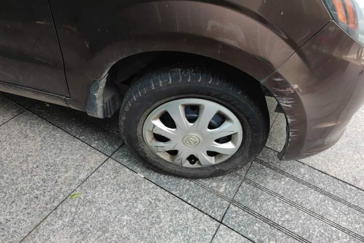 Used BAIC Weiwang M20 2014 1.5L Basic Version DAM15DL Right Front Wheel Hub