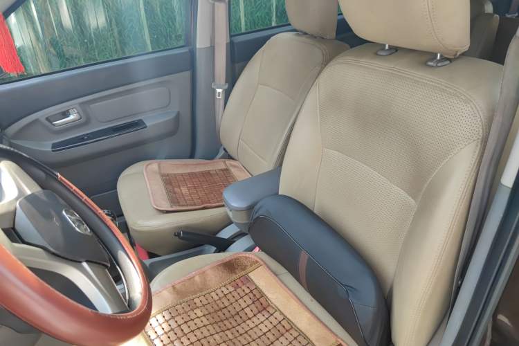 Used BAIC Weiwang M20 2014 1.5L Basic Version DAM15DL Left Front Seat