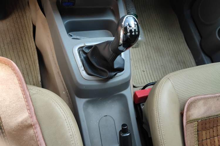 Used BAIC Weiwang M20 2014 1.5L Basic Version DAM15DL Gear Lever