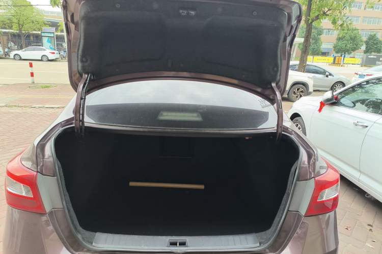 Used Nissan Sylphy 2016 1.6 XL CVT Luxury Edition Trunk