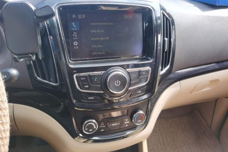 Used Baojun 730 2015 1.8L Manual Luxury Navigation ESP Version 7-seater
