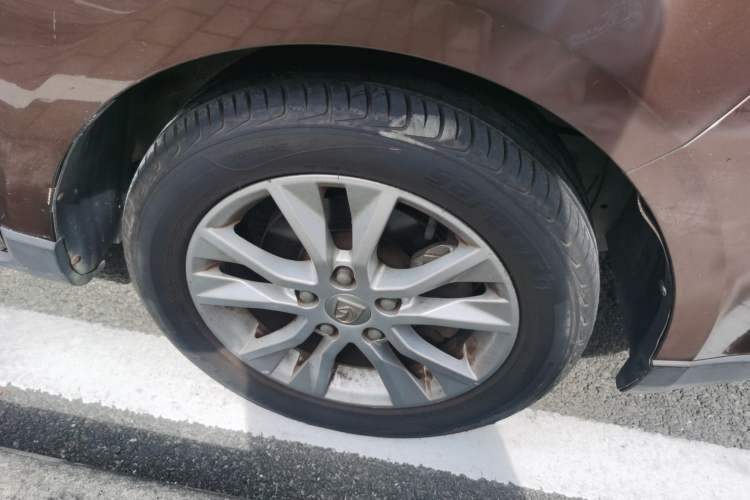 Used Baojun 730 2015 1.8L Manual Luxury Navigation ESP Version 7-seater
