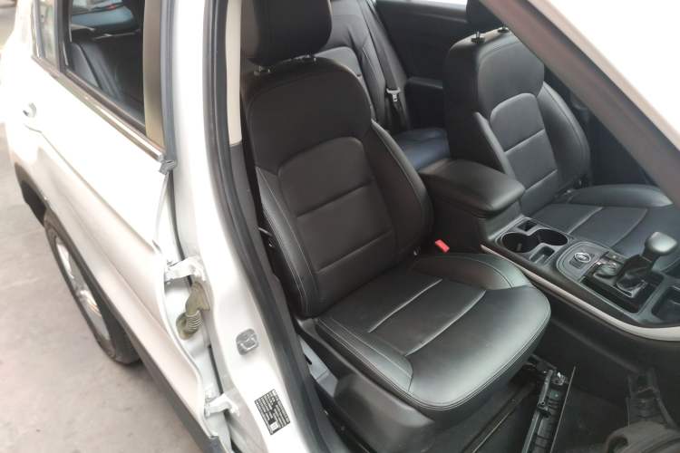 Used Qoros 5 2018 Revised Version 1.6T Automatic Leading Edition
