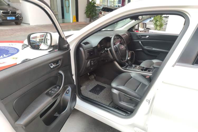 Used Qoros 5 2018 Revised Version 1.6T Automatic Leading Edition
