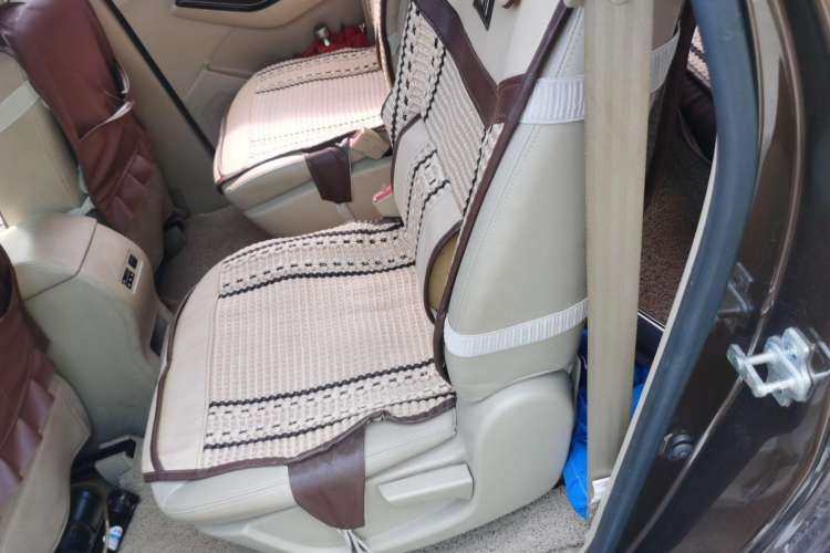 Used Baojun 730 2015 1.8L Manual Luxury Navigation ESP Version 7-seater
