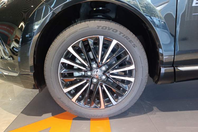 Used Toyota Venza 2022 Dual-Engine 2.5L CVT Four-Wheel Drive Supreme Edition
