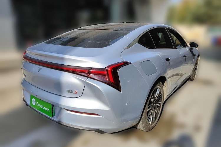 Used NETA S 2022 Pure Electric 715 km Range Rear-Wheel Drive Mid-Range Version
