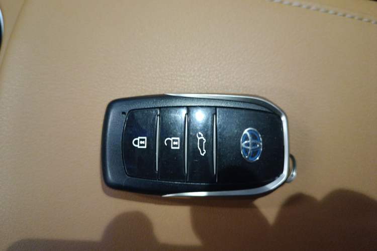 Used Toyota Venza 2022 Dual-Engine 2.5L CVT Four-Wheel Drive Supreme Edition
