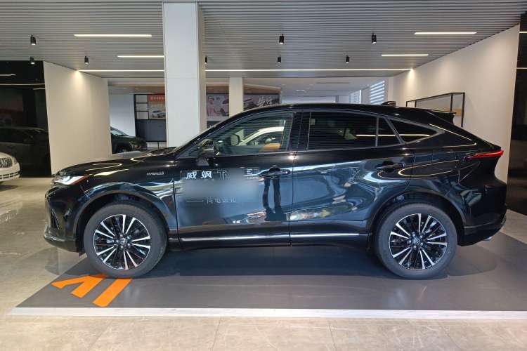 Used Toyota Venza 2022 Dual-Engine 2.5L CVT Four-Wheel Drive Supreme Edition
