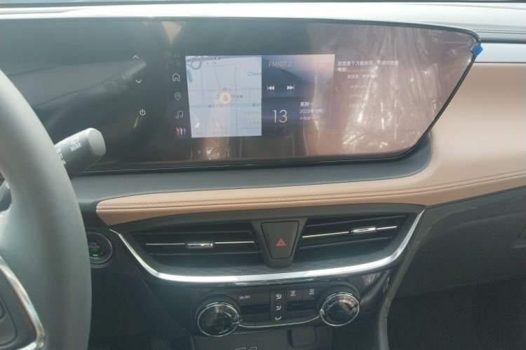 Used Buick Encore PLUS 2023 Smart Fun Edition