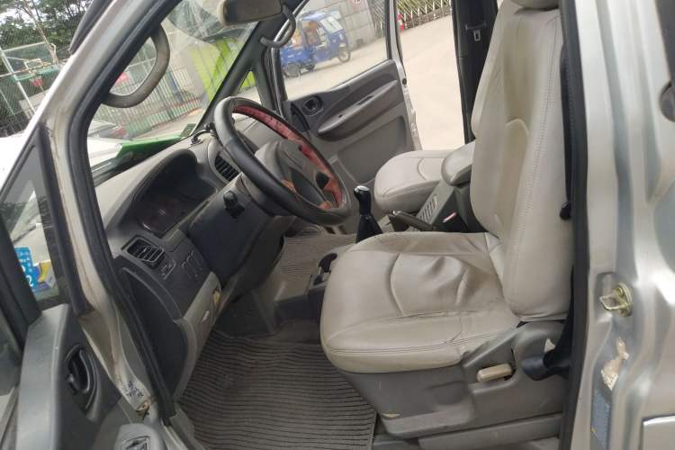 Used FORTHING Lingzhi 2011 Q3 2.0L 7-Seater Long-Wheelbase Entrepreneur Edition
