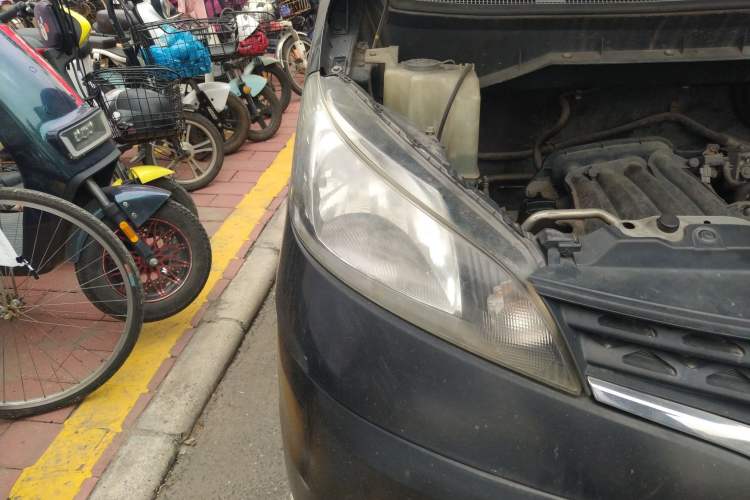 Used Nissan NV200 2010 1.6L Luxury Model Right Front Headlight