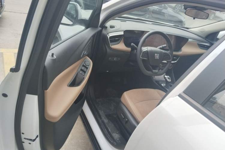 Used Buick Encore PLUS 2023 Smart Fun Edition