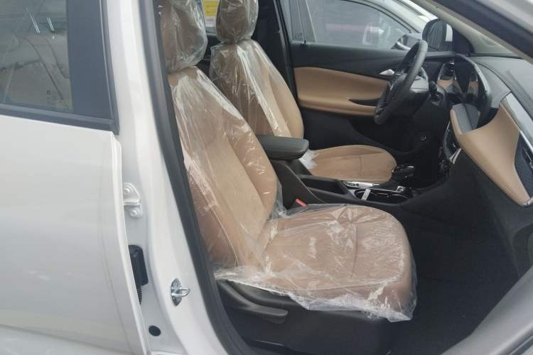 Used Buick Encore PLUS 2023 Smart Fun Edition