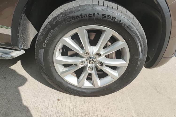 Used Volkswagen Touareg 2011 3.0 TSI High-End Version