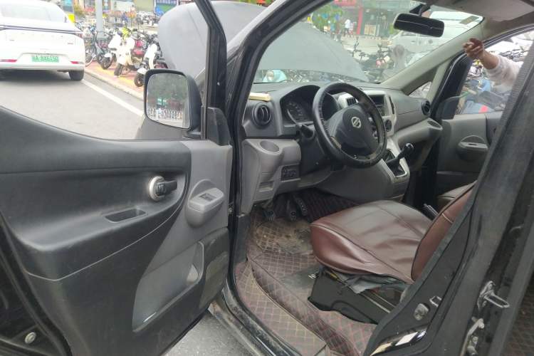 Used Nissan NV200 2010 1.6L Luxury Model Driver Seat