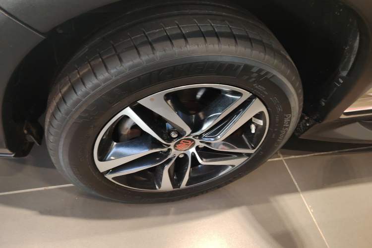 Used BYD Tang New Energy 2015 2.0T Four-Wheel-Drive Flagship Model