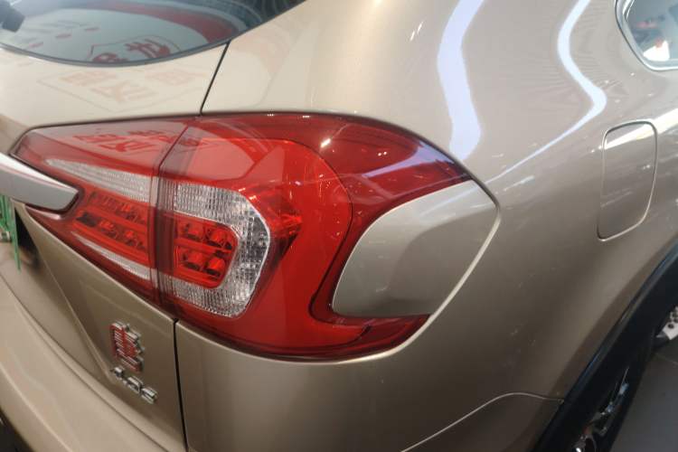 Used BYD Tang New Energy 2015 2.0T Four-Wheel-Drive Flagship Model