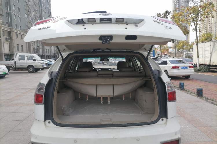 Used BYD S6 2011 2.4L Automatic Luxury Edition
