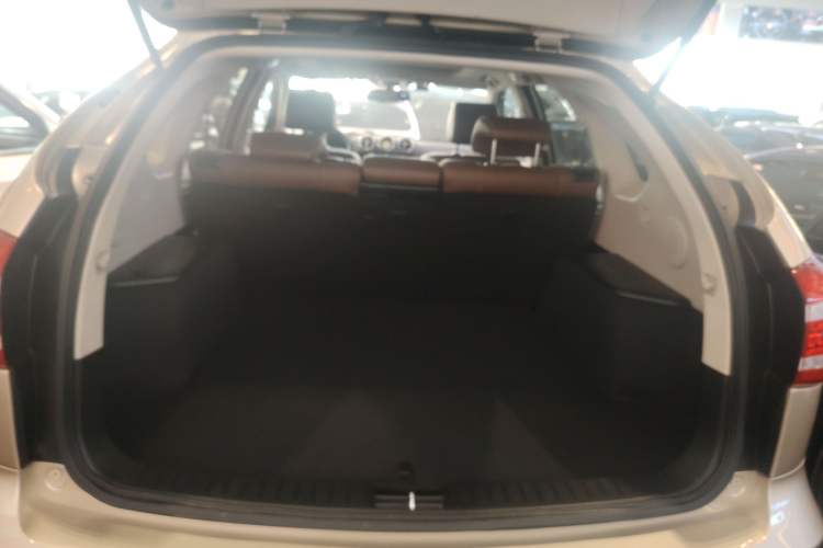 Used BYD Tang New Energy 2015 2.0T Four-Wheel-Drive Flagship Model