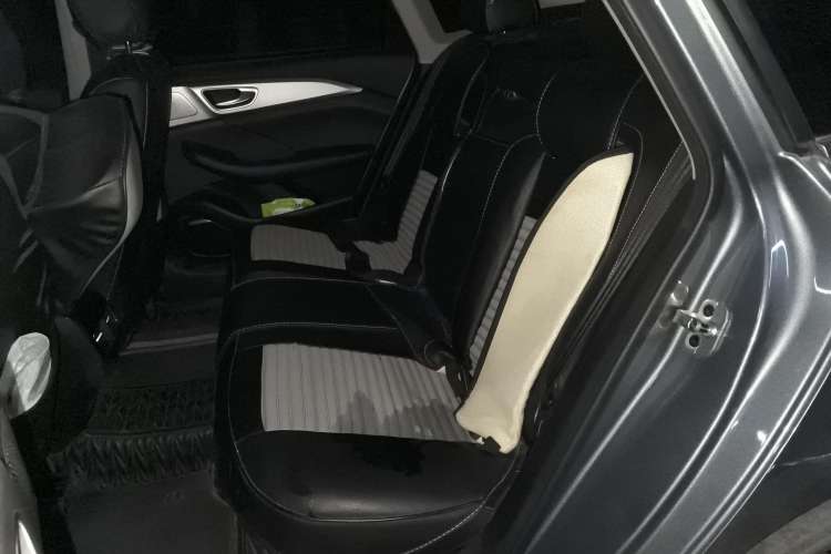 Used Roewe i6 MAX 2020 300TGI Automatic "Swell Cool Smart Drive" Edition
