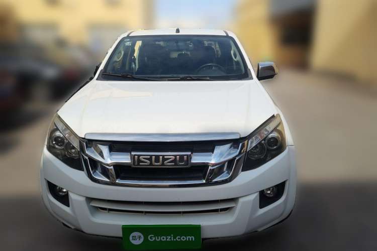 Used Isuzu D-MAX 2015 2.5T Two-Wheel Drive Manual High-Performance Base Version 4JK1
