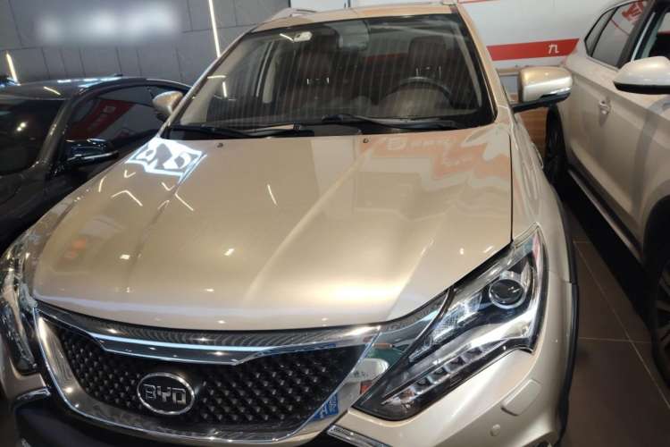 Used BYD Tang New Energy 2015 2.0T Four-Wheel-Drive Flagship Model