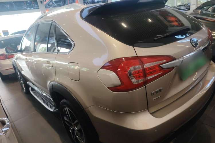Used BYD Tang New Energy 2015 2.0T Four-Wheel-Drive Flagship Model