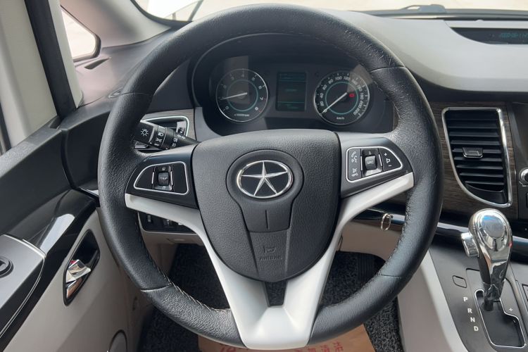 Used JAC Refine M5 2013 2.0T Gasoline Automatic Business Edition