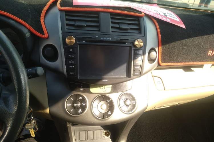 Used Toyota RAV4 2011 2.0L Manual Classic Edition