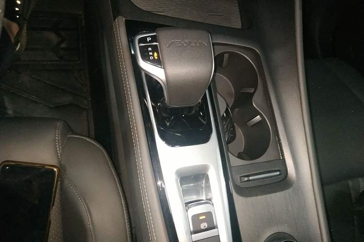 Used Dongfeng Aeolus Huge 2022 Mach Dual-Motor 1.5T MHD Dare-to-Dream Edition
