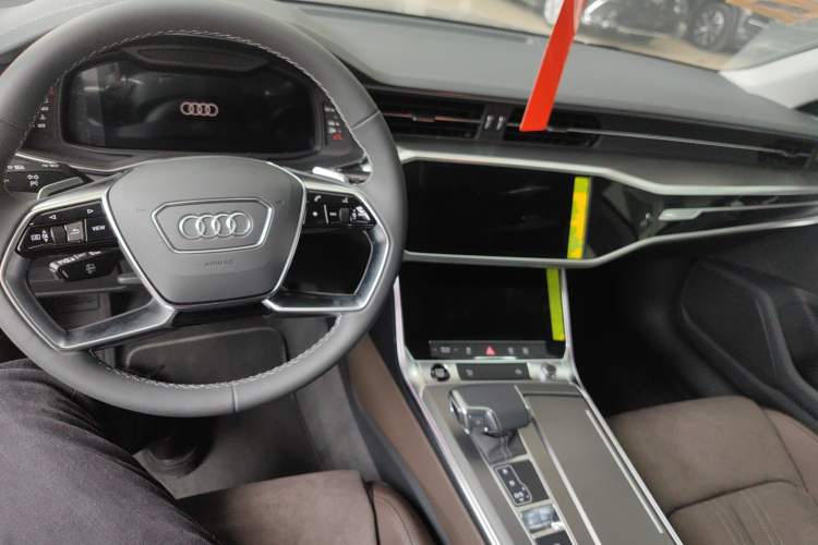 Used Audi A7L 2024 45TFSI S-line Dream-Building Edition Flow Crystal Package
