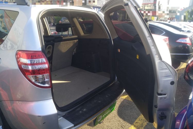 Used Toyota RAV4 2011 2.0L Manual Classic Edition