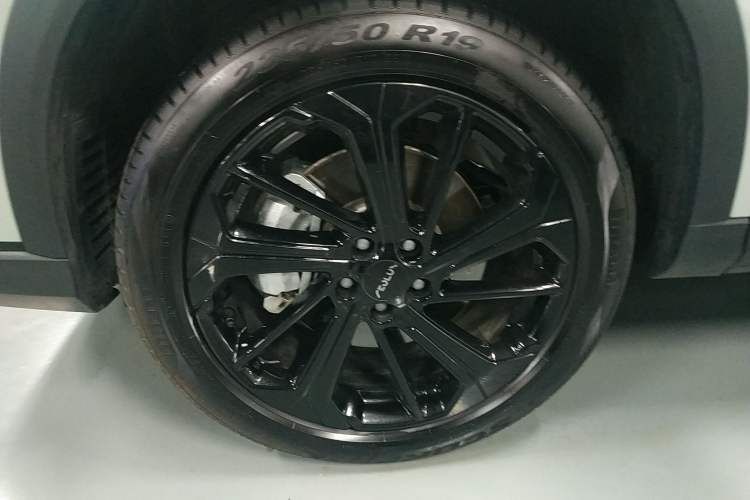 Used Dongfeng Aeolus Huge 2022 Mach Dual-Motor 1.5T MHD Dare-to-Dream Edition
