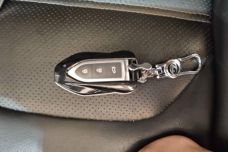 Used Zotye SR9 2017 2.0T Automatic Ultimate Edition
