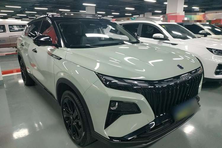 Used Dongfeng Aeolus Huge 2022 Mach Dual-Motor 1.5T MHD Dare-to-Dream Edition
