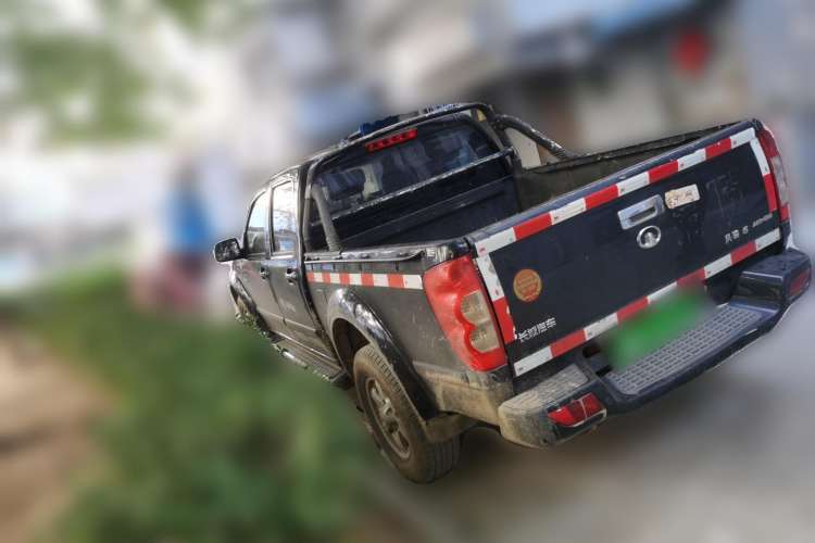 Used Great Wall Wingle 5 2013 2.0T European Version Two-Wheel Drive Elite Edition 6MT Big Double Cab GW4D20B
