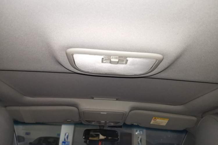 Used Geely Auto Classic Emgrand 2012 Hatchback 1.8L CVT Luxury Model
