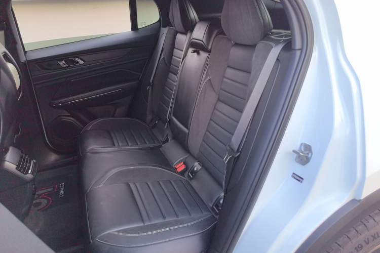 Used Lynk & Co 01 EM-P 2023 1.5TD EM-P Dawn Edition
