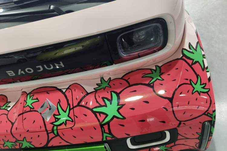 Used Baojun KiWi EV 2021 Artist Model Lithium Iron Phosphate
