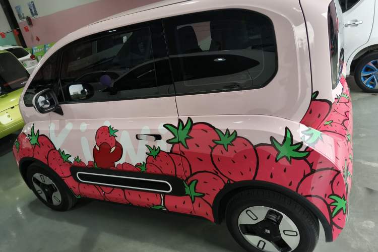 Used Baojun KiWi EV 2021 Artist Model Lithium Iron Phosphate
