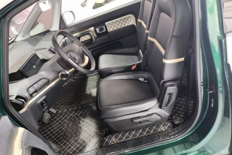 Used Baojun KiWi EV 2021 Artist Model Lithium Iron Phosphate
