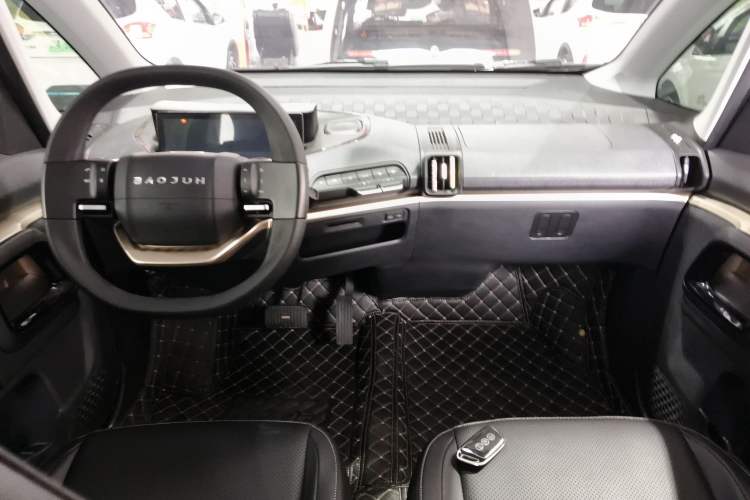 Used Baojun KiWi EV 2021 Artist Model Lithium Iron Phosphate
