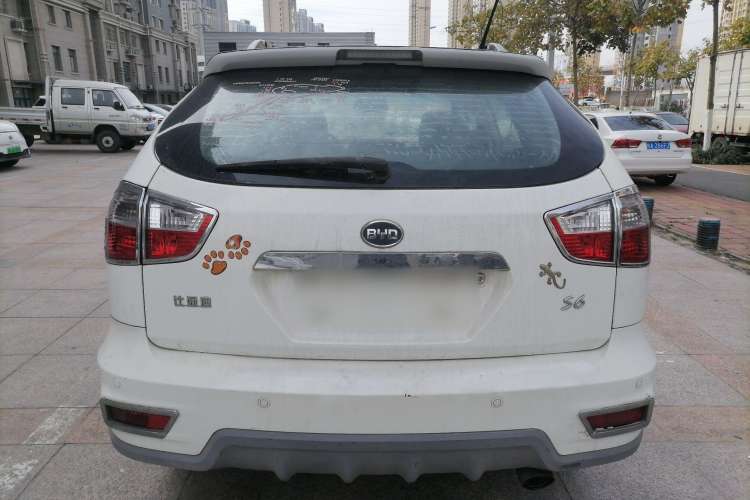 Used BYD S6 2011 2.4L Automatic Luxury Edition
