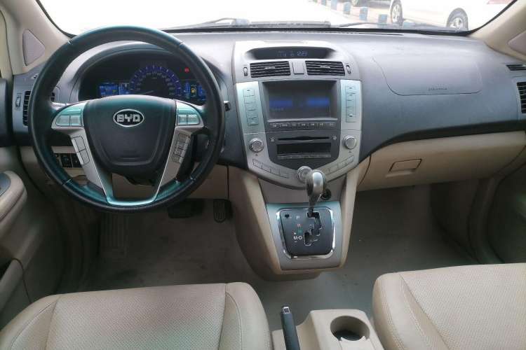 Used BYD S6 2011 2.4L Automatic Luxury Edition
