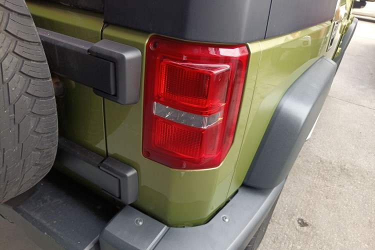 Used BAIC Off-Road BJ40 2016 40L 2.3T Automatic All-Wheel Drive Premium Edition
